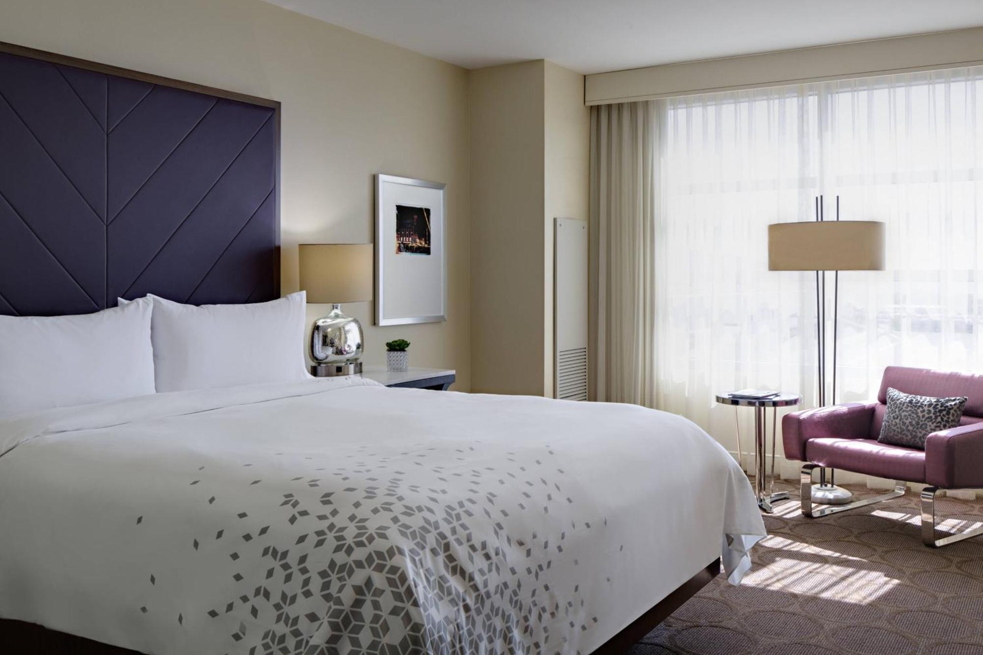 Renaissance Vegas Hotel