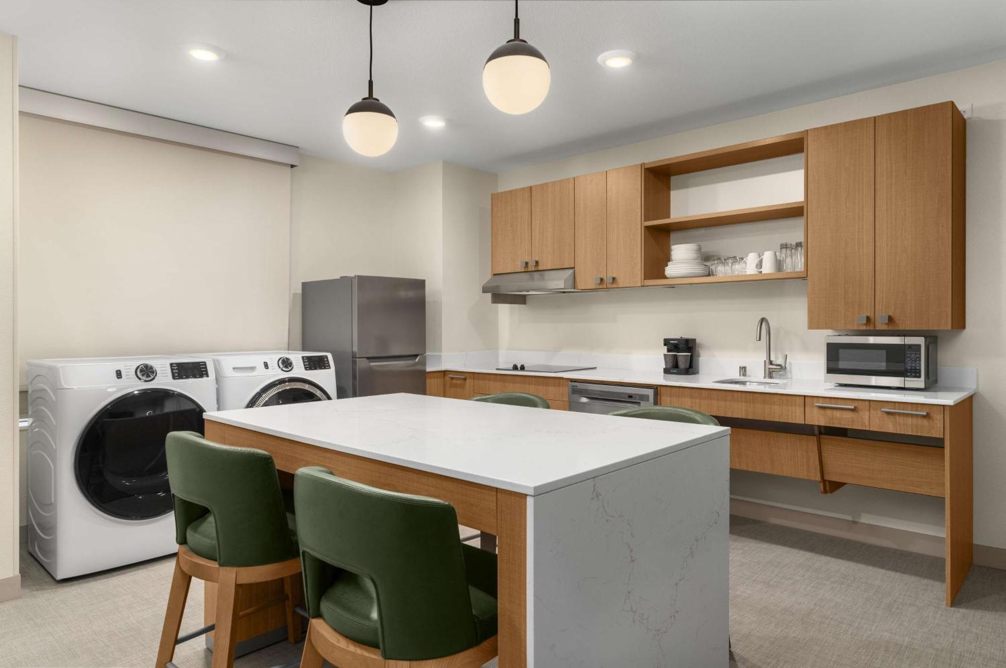 Hotel Homewood By Hilton North Vegas Speedway 3*