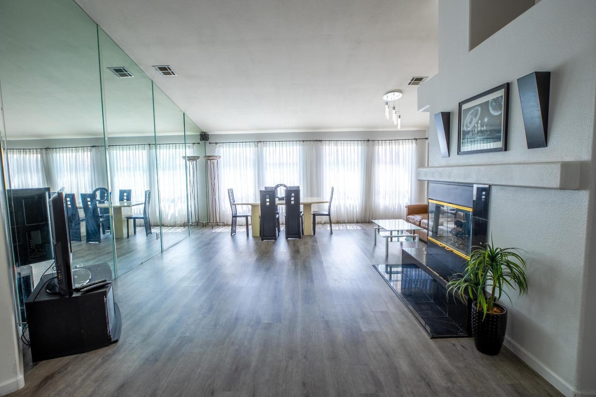 Сasa de vacaciones Luxury 1900 Sq Ft House Huge 46 Ft Pool & Hot