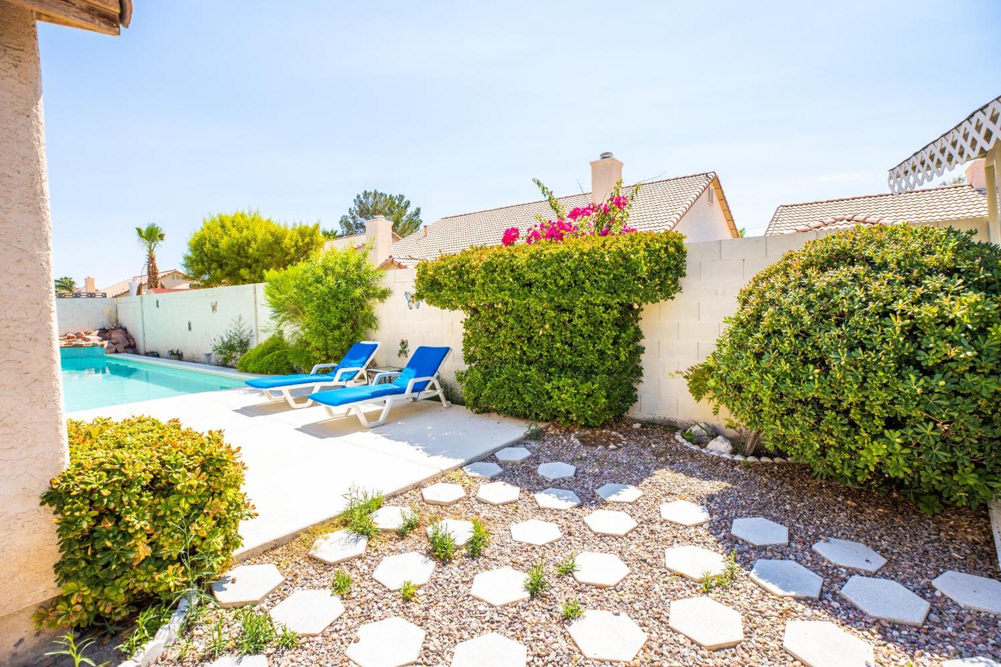 Luxury 1900 Sq Ft House Huge 46 Ft Pool & Hot Сasa de vacaciones *