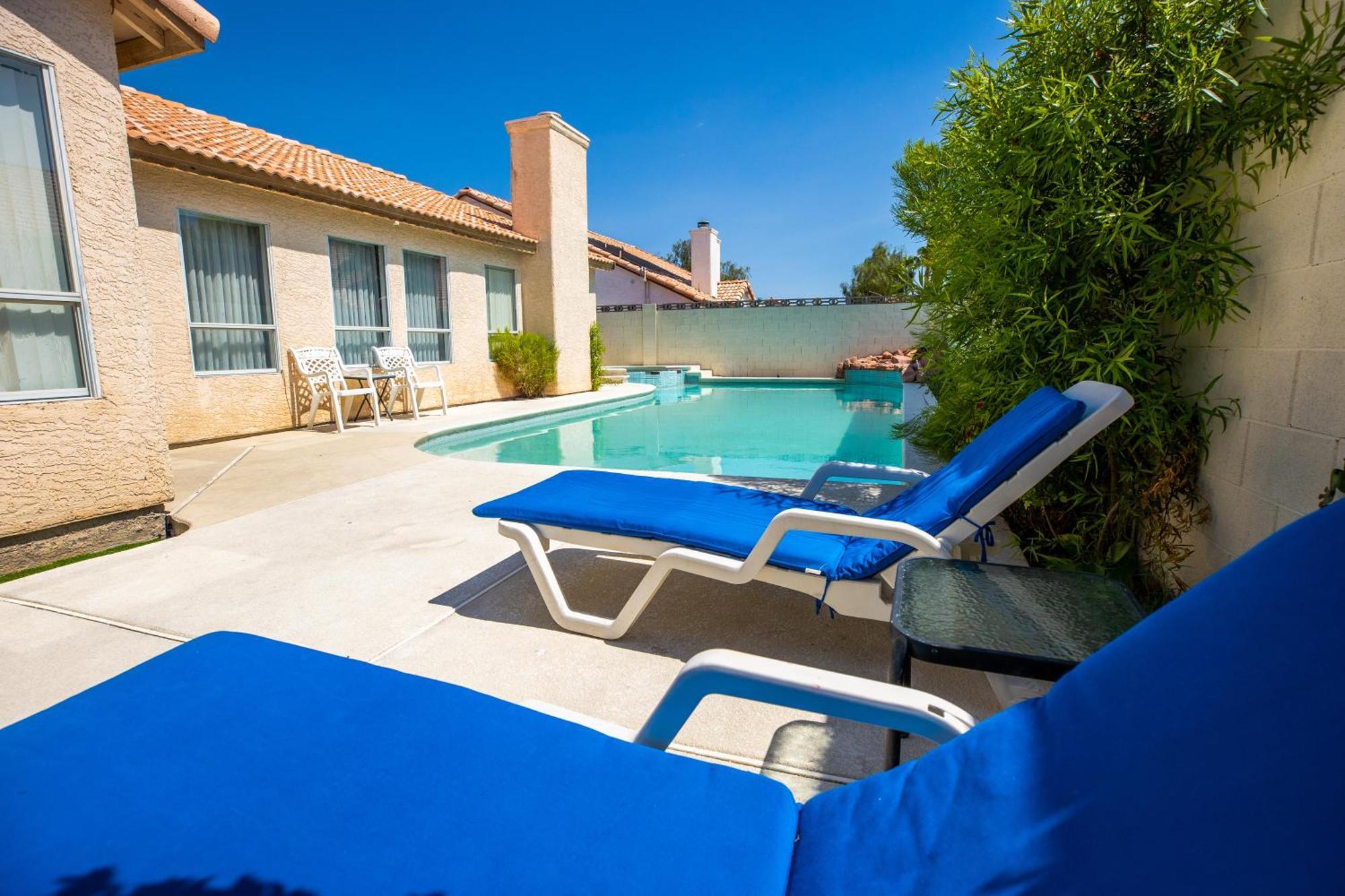 Luxury 1900 Sq Ft House Huge 46 Ft Pool & Hot Сasa de vacaciones