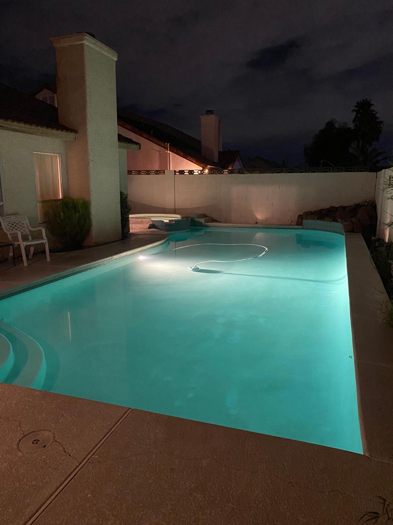 Сasa de vacaciones Luxury 1900 Sq Ft House Huge 46 Ft Pool & Hot *
