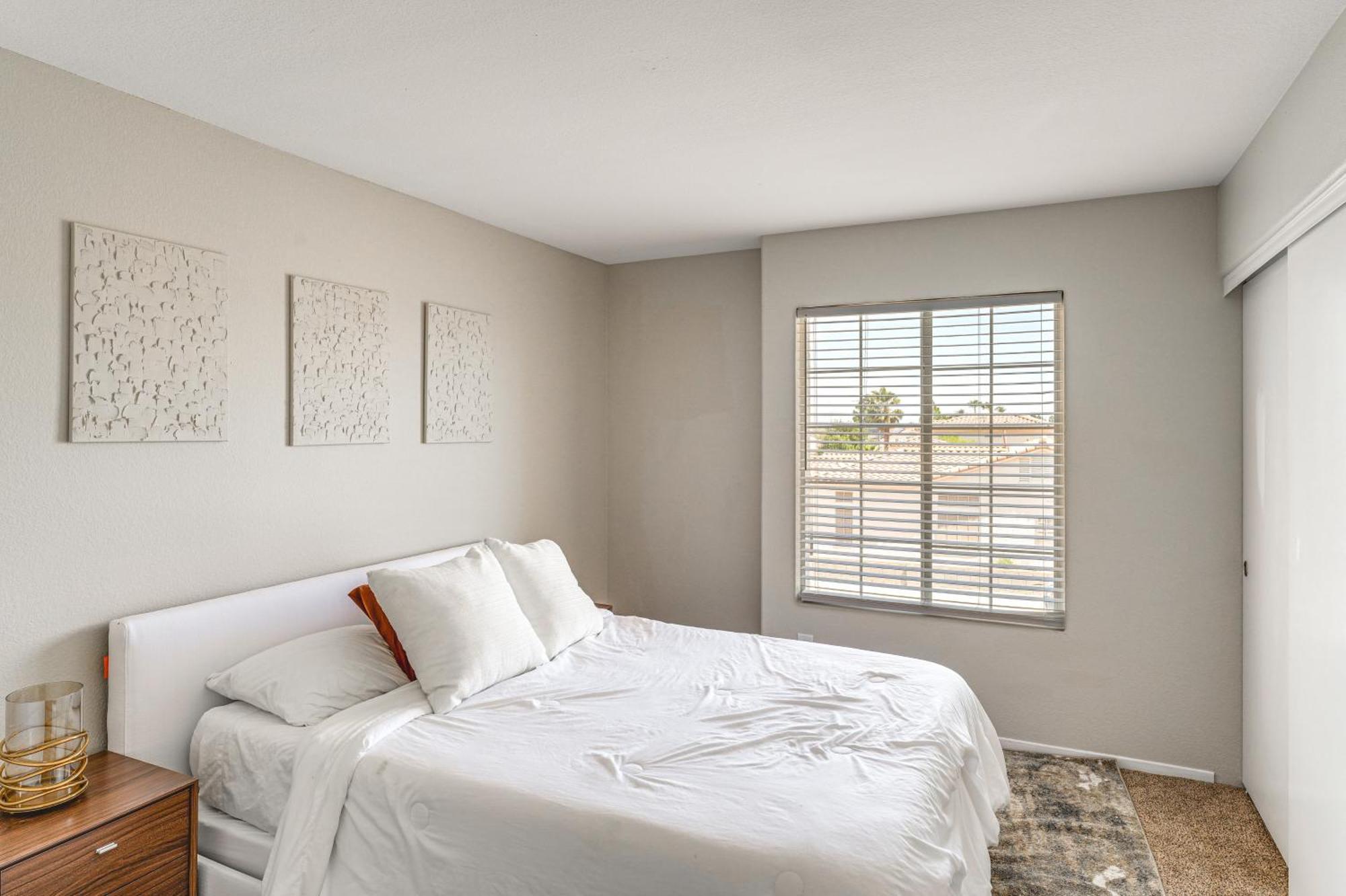 Vegas With Private Pool - Close To Casinos! Holiday home Las Vegas