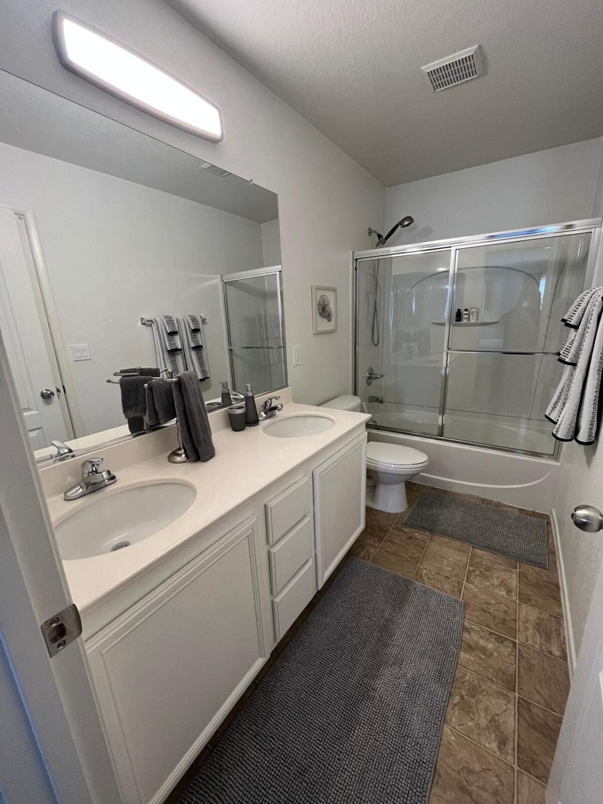 Beautiful 2 Story 20 Minutes From The Strip Holiday home Las Vegas