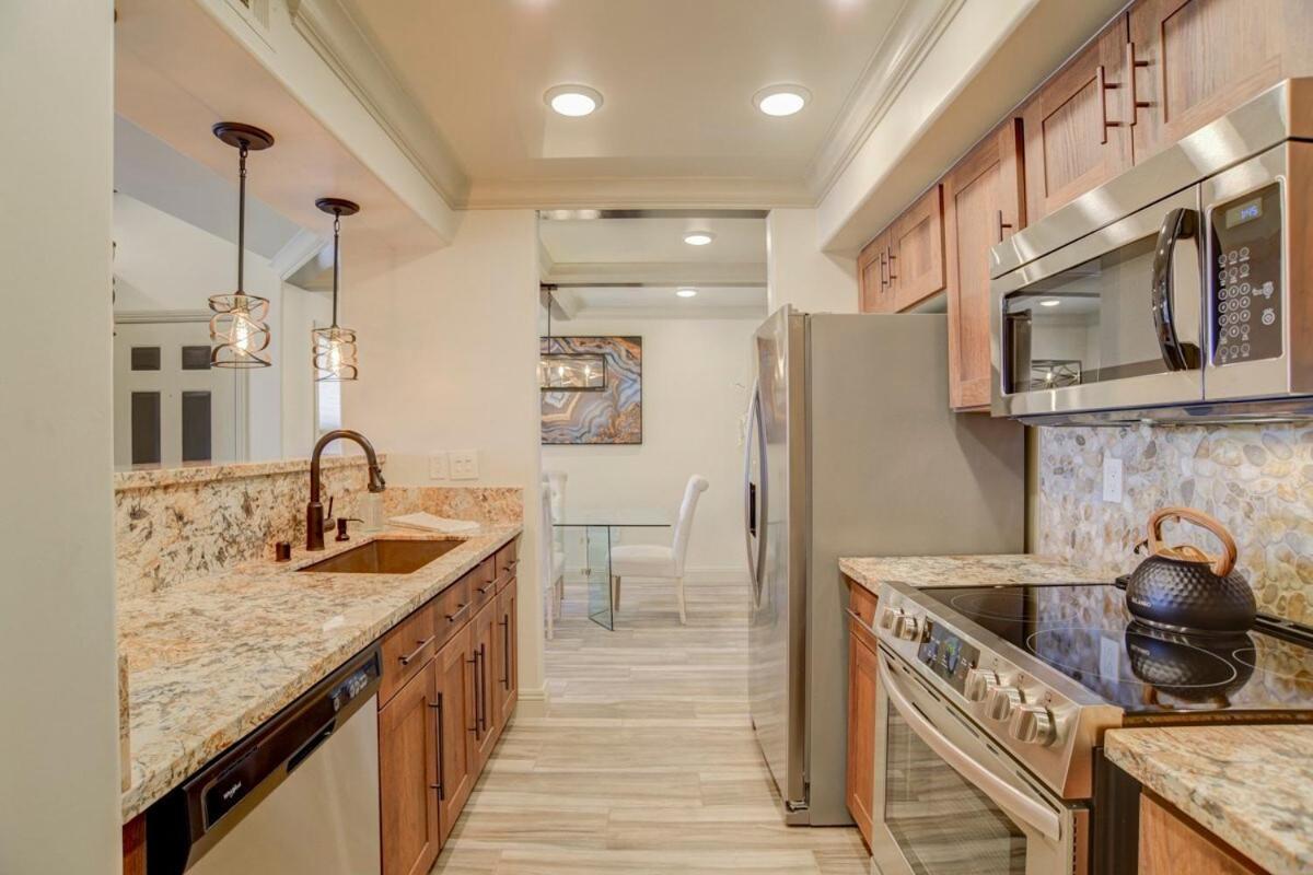 Apartment Luxury In Gated Silverado Ranch Community *