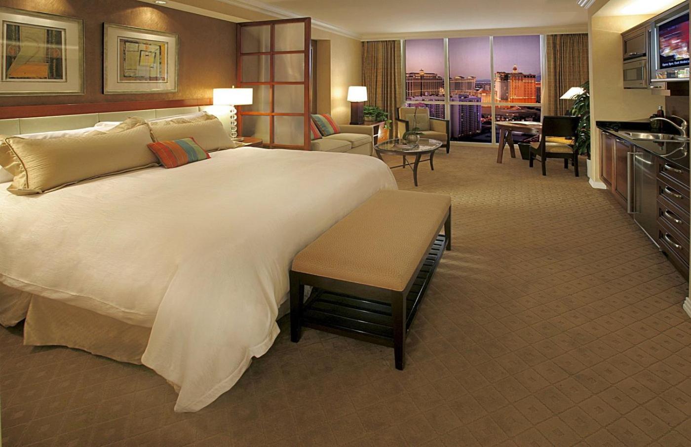 Signature- Balcony Strip View- High Floor- No Parking Fee * Las Vegas