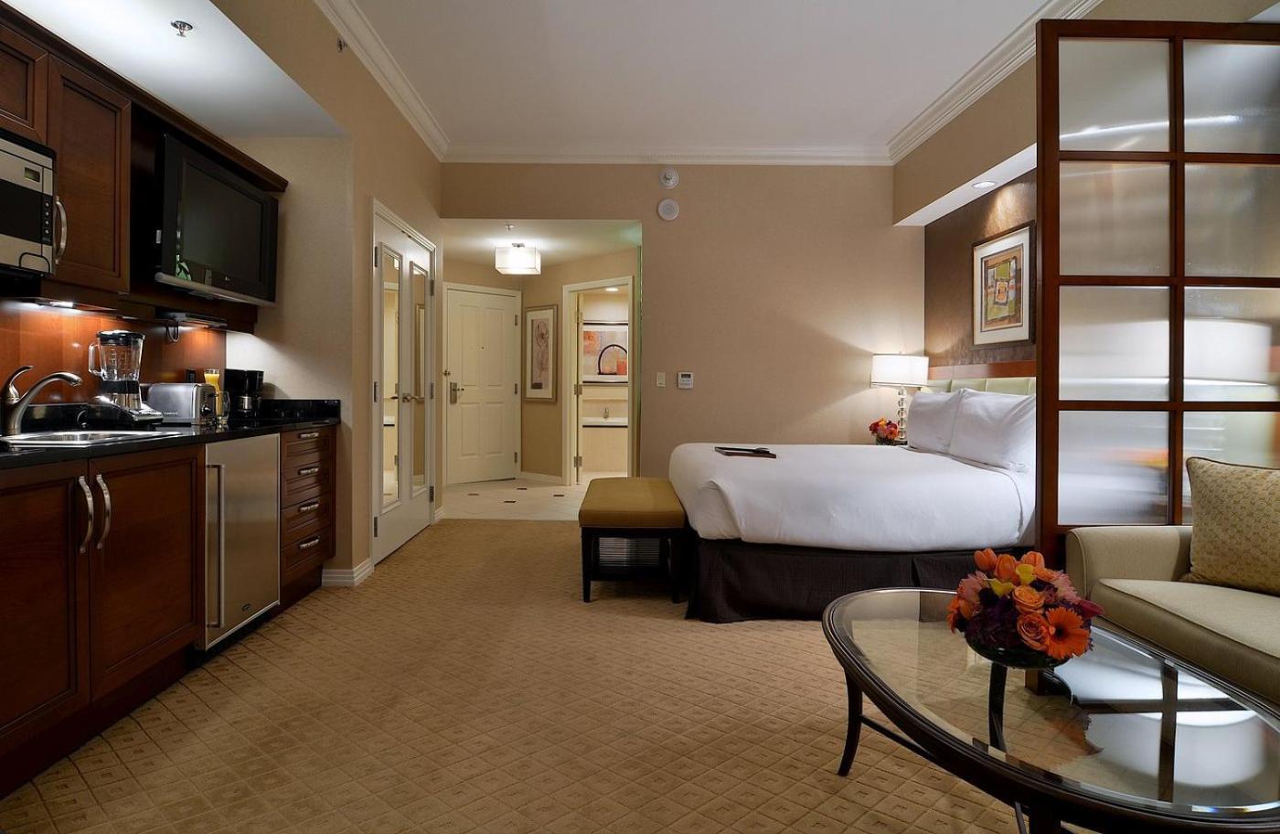 Apartahotel Signature- Balcony Strip View- High Floor- No Parking Fee Las Vegas