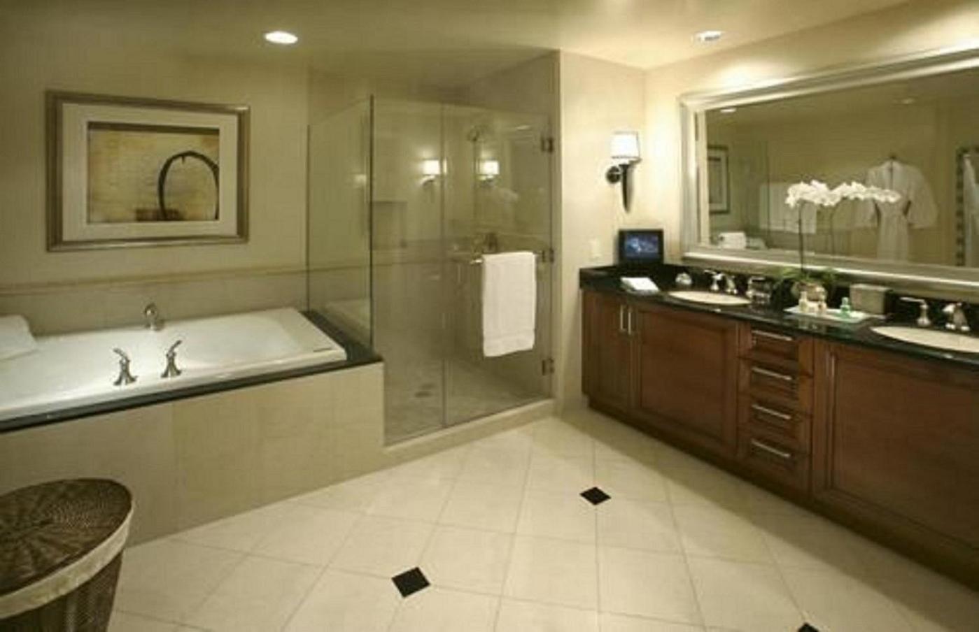 Signature- Balcony Strip View- High Floor- No Parking Fee Las Vegas