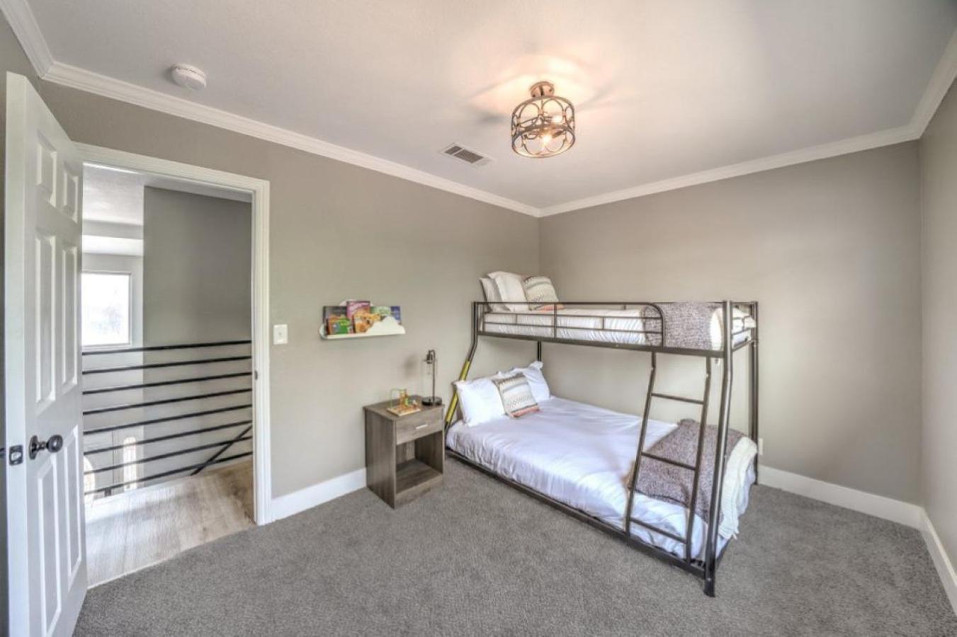 Сasa de vacaciones Stunning With Pool Very Spacious Upgrades Las Vegas