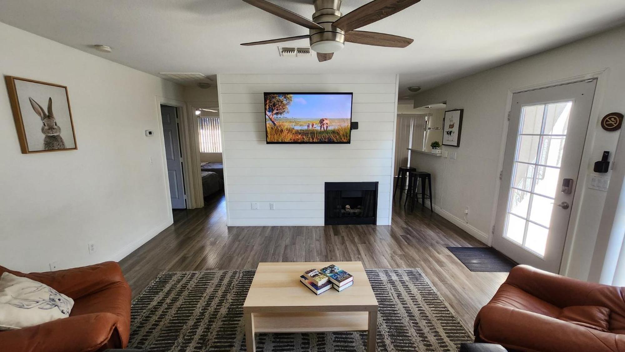 L - Fully Remodeled And Professionally Decorated Apartamento
