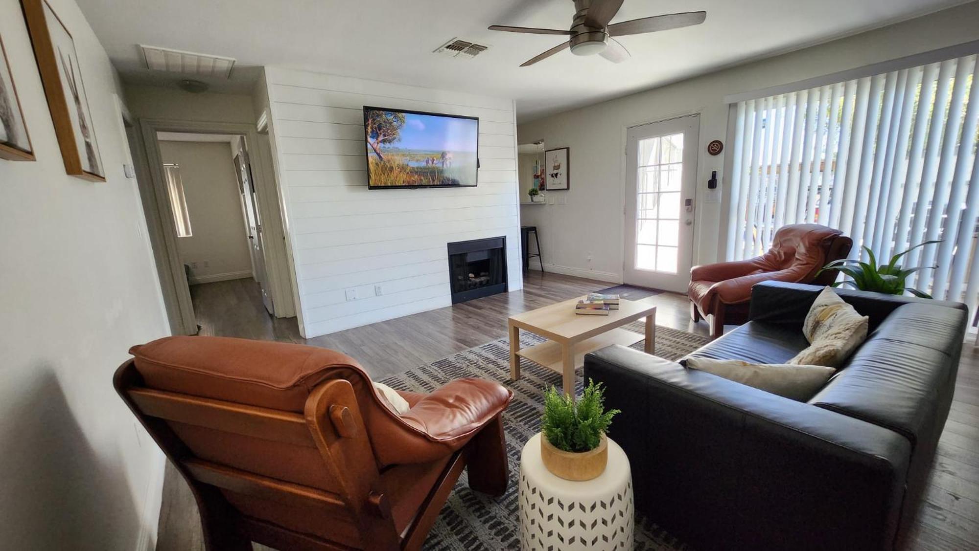 L - Fully Remodeled And Professionally Decorated *