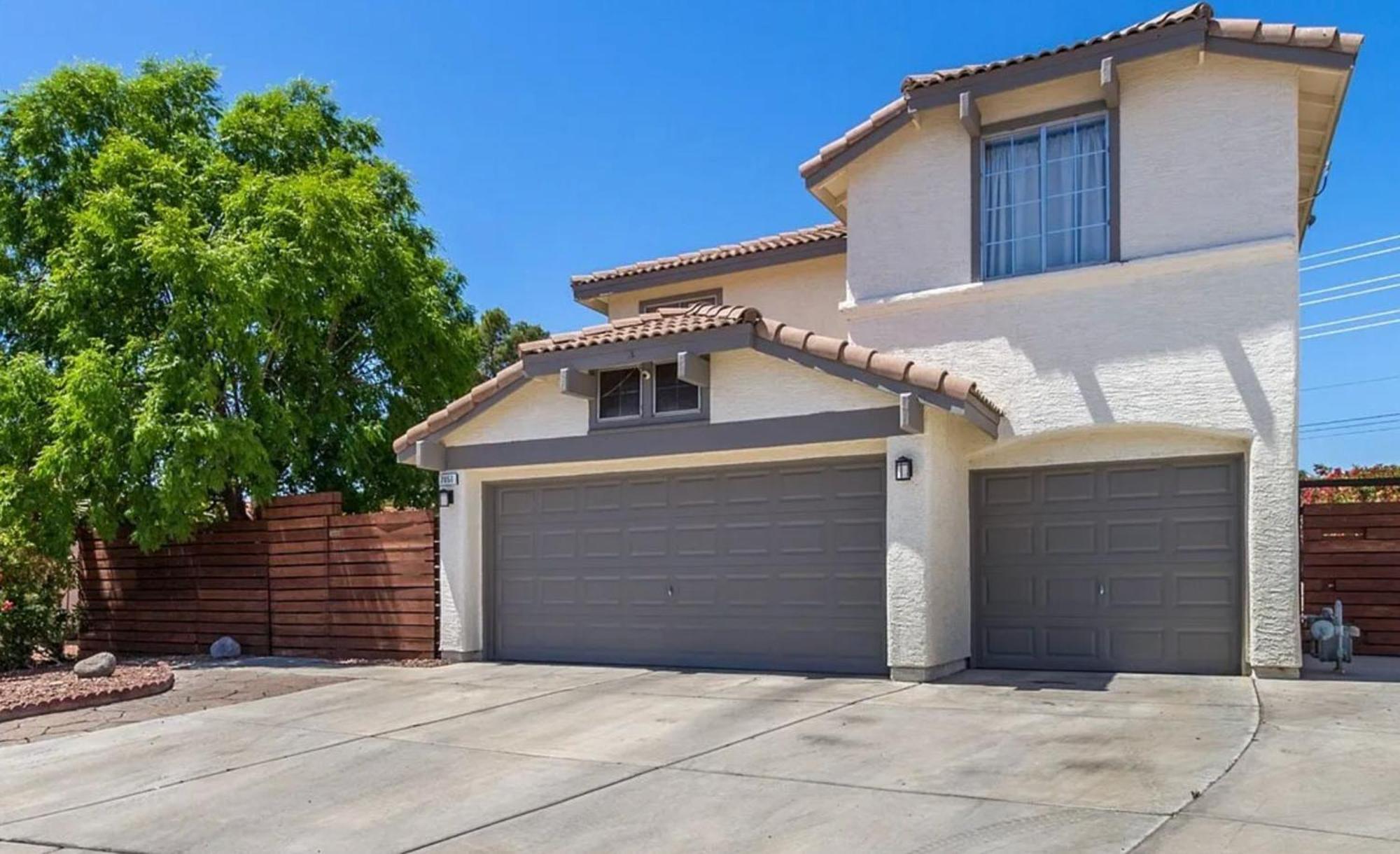Сasa de vacaciones Comfy Expansive - Near The Strip - Heated Pool *