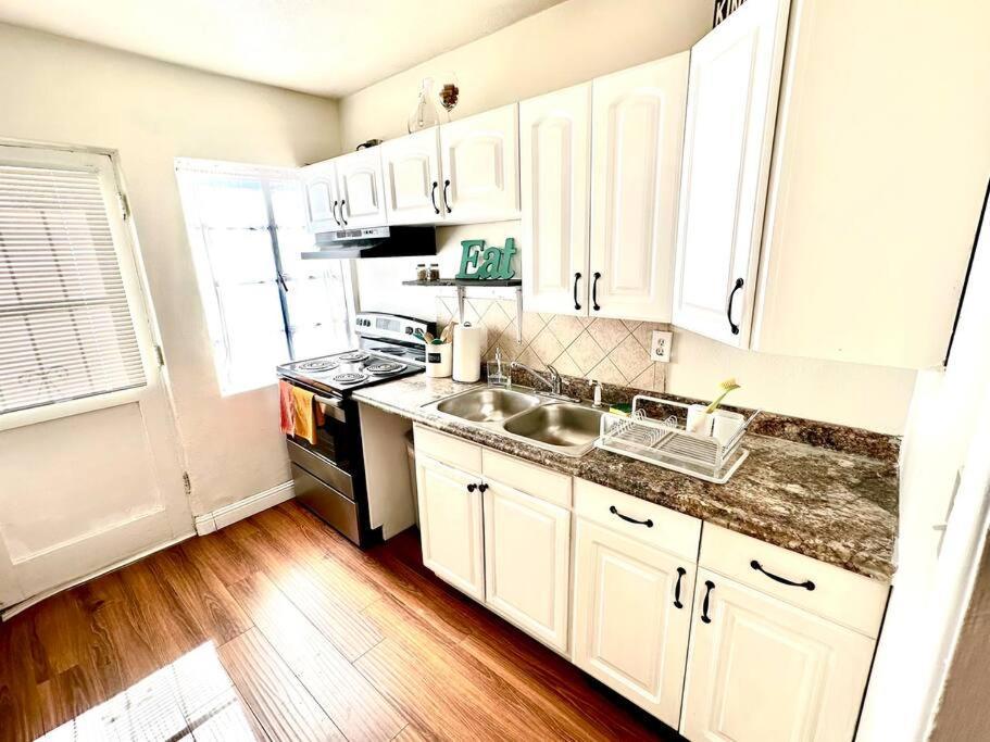 Сasa de vacaciones *free Parking Near Strip Cozy 2br Side: A *