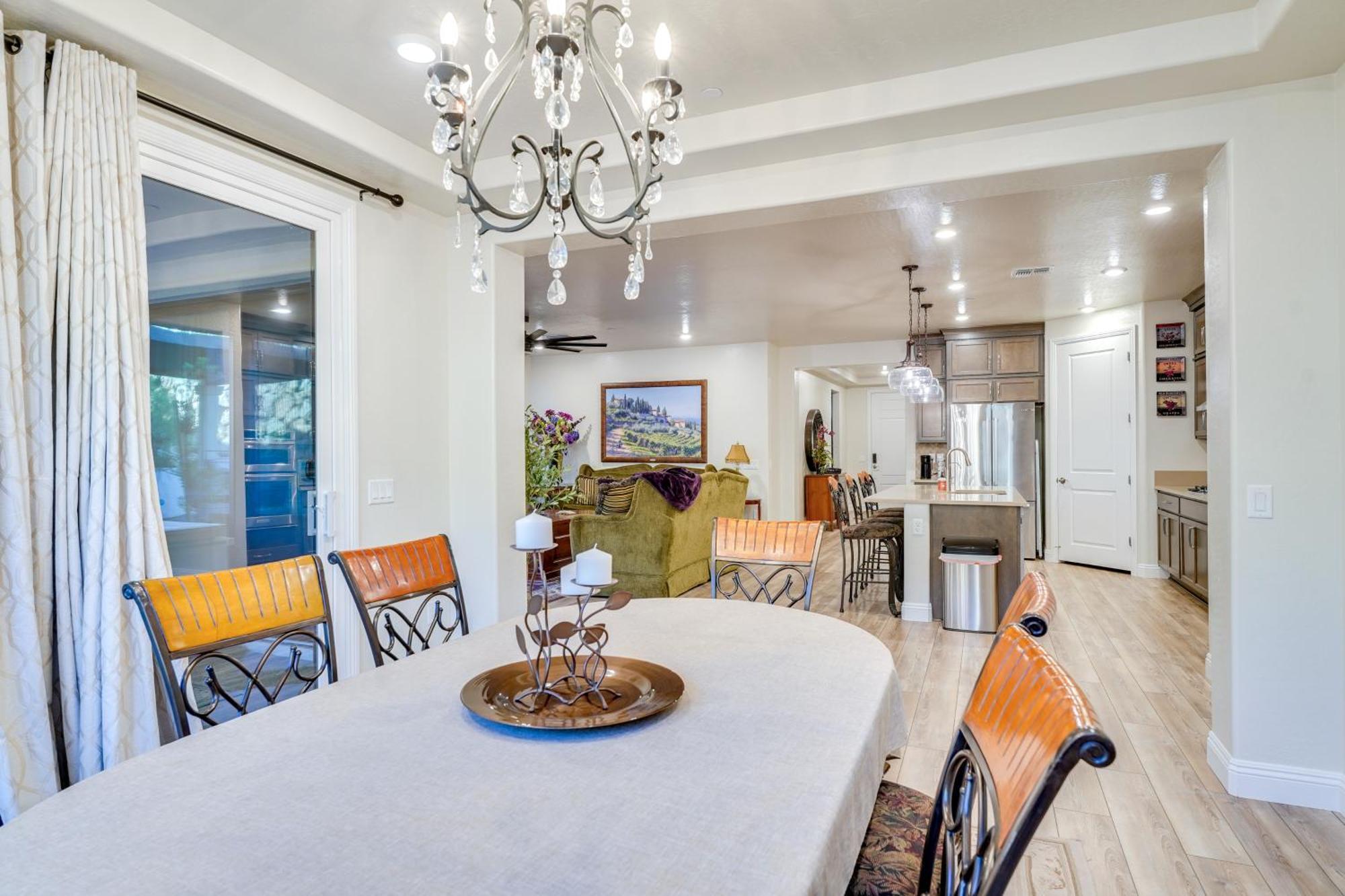 Holiday home Gorgeous Henderson With Patio And Yard!