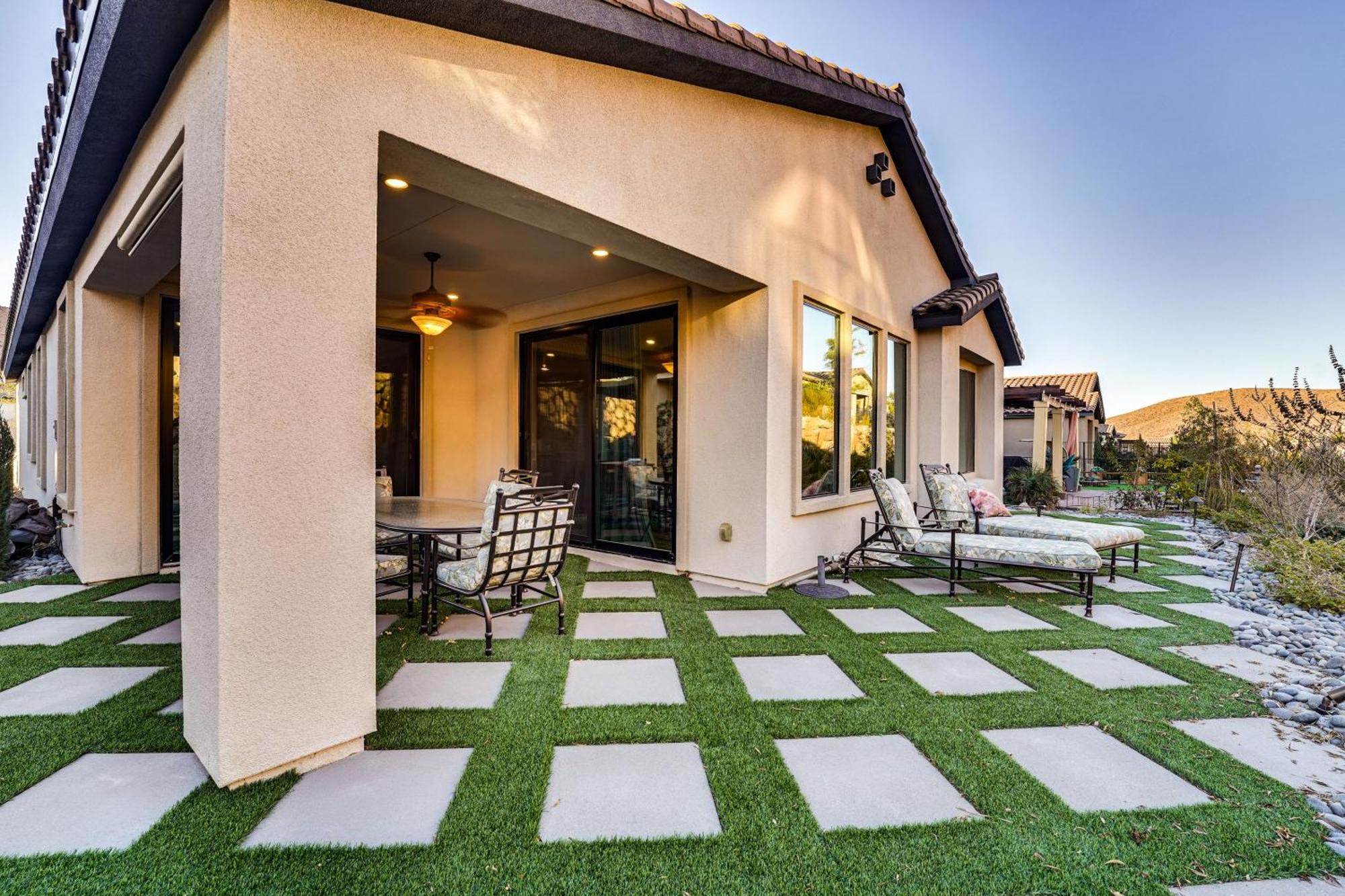 Holiday home Gorgeous Henderson With Patio And Yard! *