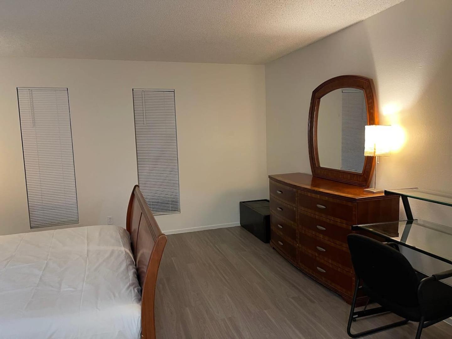 2 To 6 Bedroom Walk To Strip Mgm Casino Shop Club *