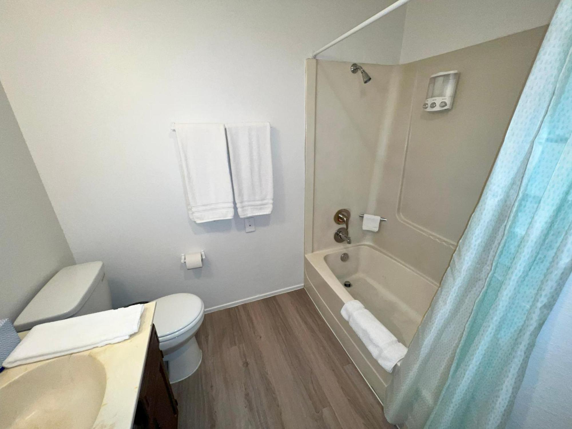2 To 6 Bedroom Walk To Strip Mgm Casino Shop Club Сasa de vacaciones