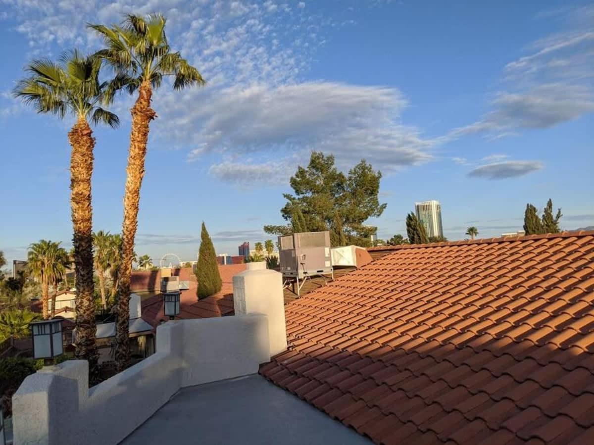 Gorgeous Escape With A Pool In Fabulous Vegas Holiday home Las Vegas