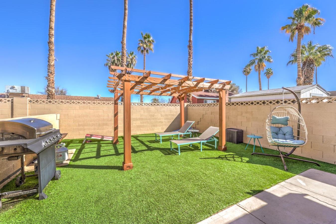 Oasis Near Strip Pool Jacuzzi Deck Poker Holiday home