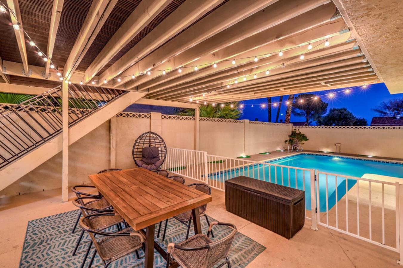 Oasis Near Strip Pool Jacuzzi Deck Poker Las Vegas