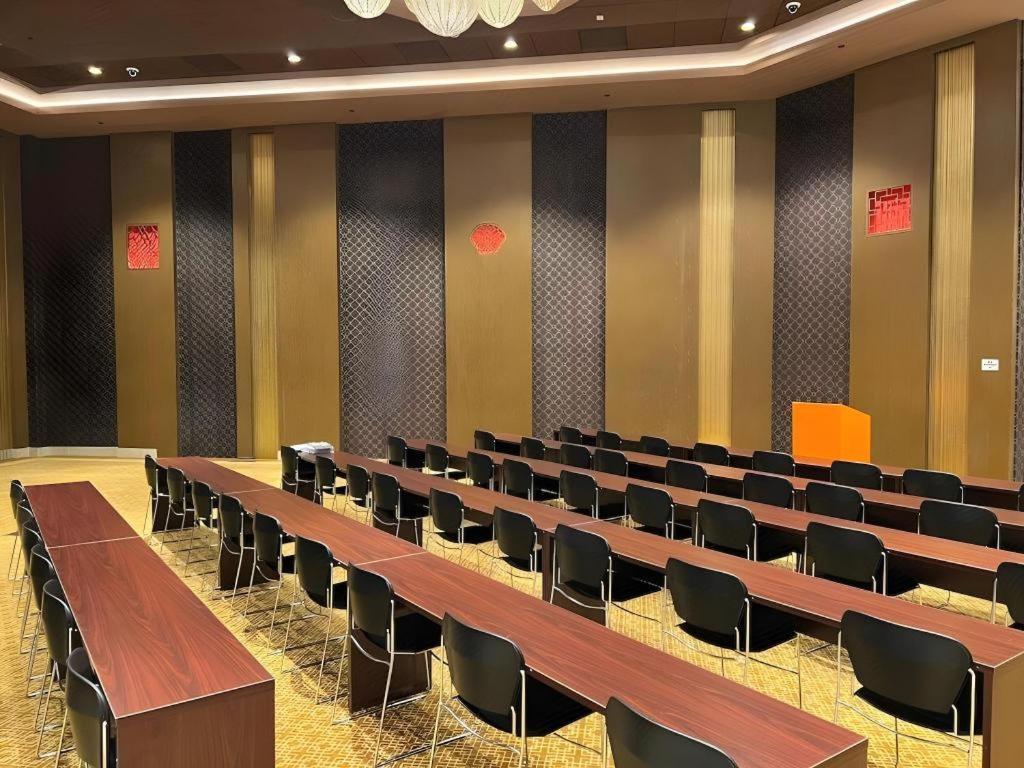 Hotel Ahern And Event Center *