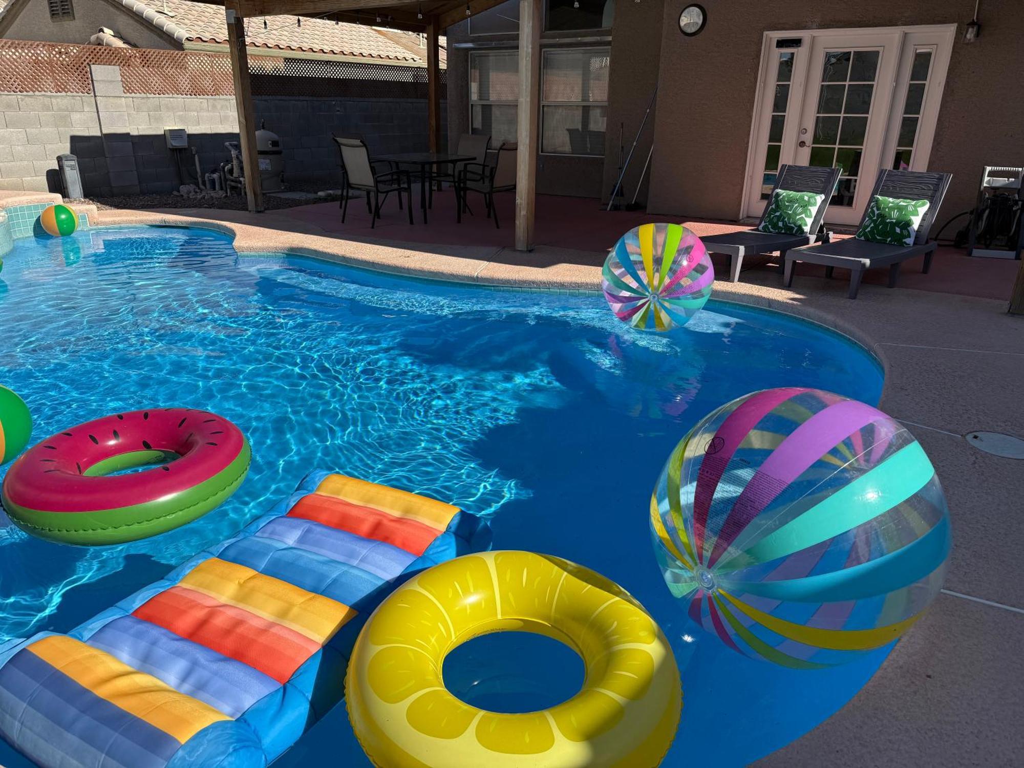 Villa Pool House Newly Remodeled 3bed 3bath Near Dt Summerlin And Red Rock *