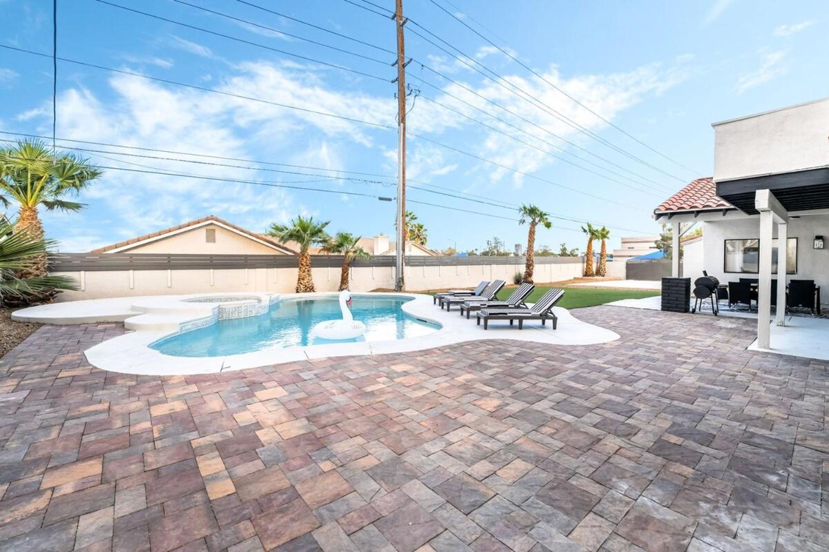 Сasa de vacaciones Big Groups, Heated Pool, 10 Mins To Strip, Games Las Vegas