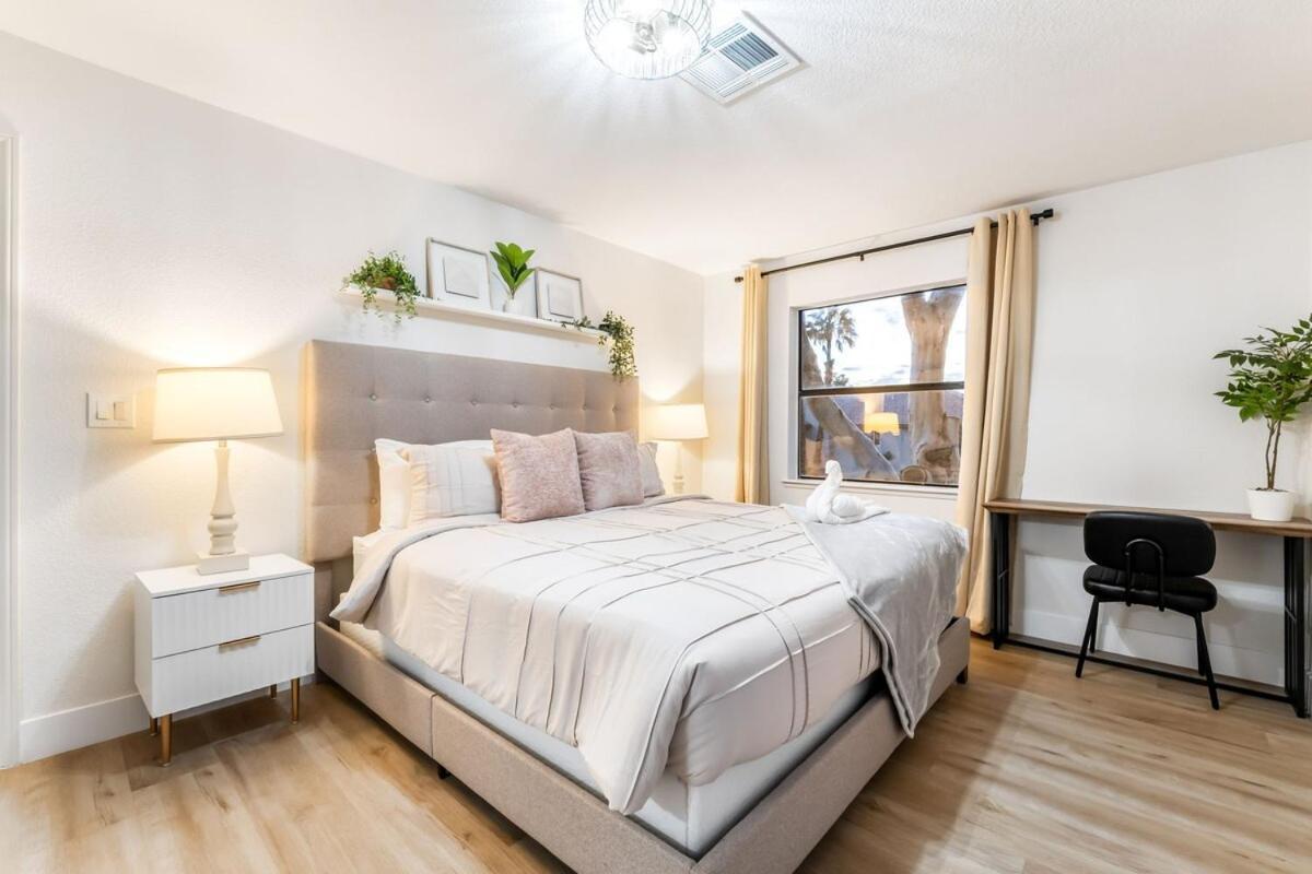 Holiday home Big Groups, Heated Pool, 10 Mins To Strip, Games Las Vegas
