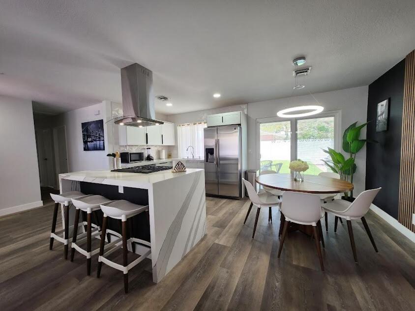 Stylish 4br Oasis - Luxe Backyard Bbq Las Vegas