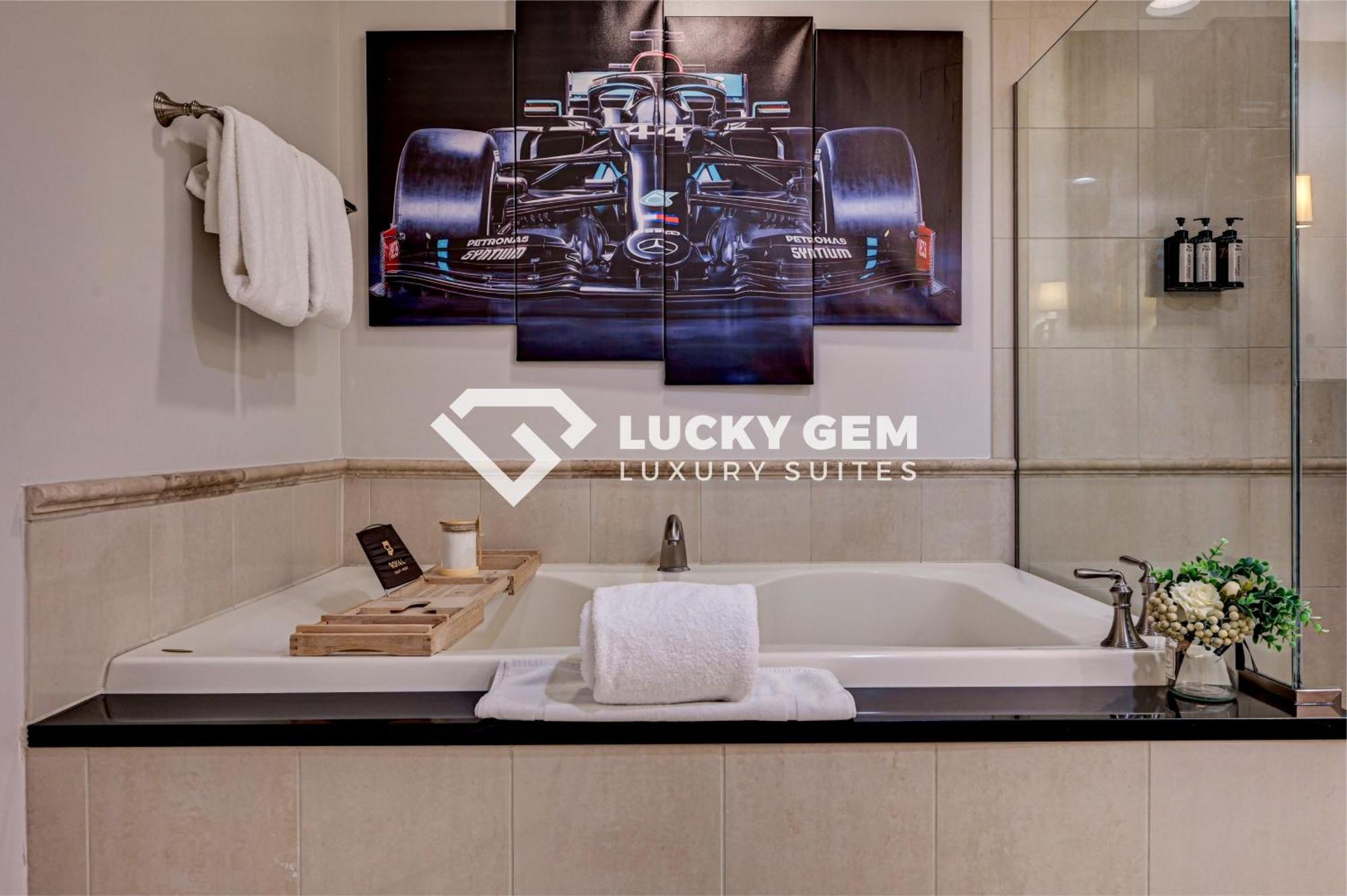 Lucky Gem Penthouse & Luxury At Signature Resort, Balcony Strip View 3505