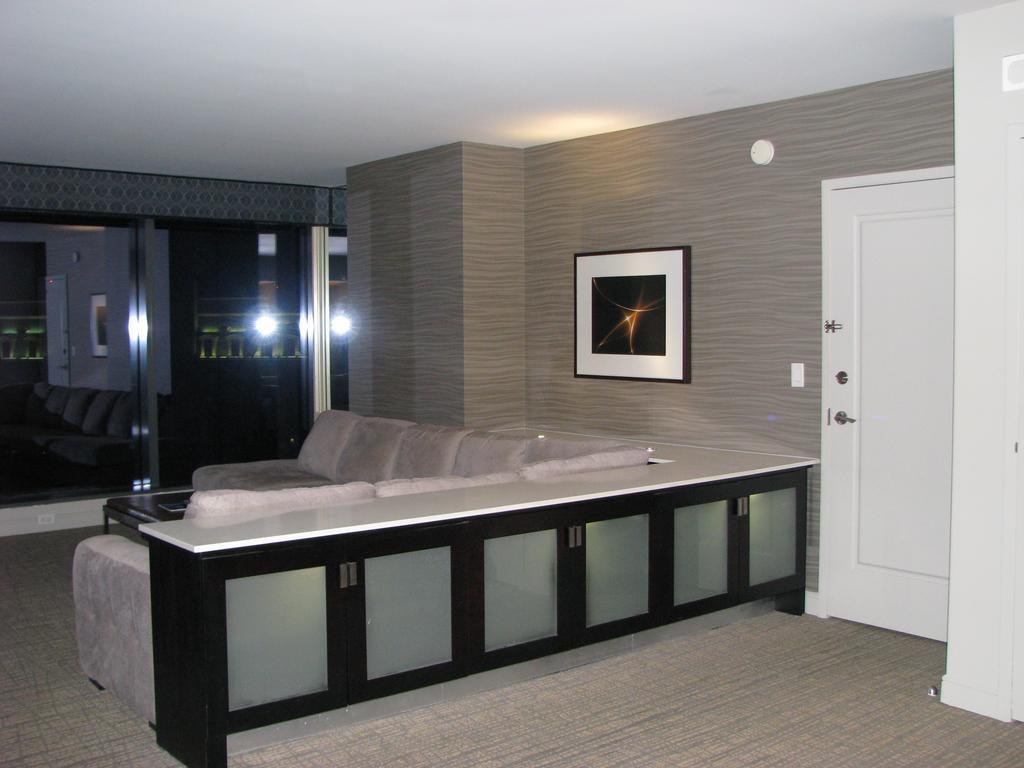 Apartahotel At Elara Vegas Strip-no Fees *