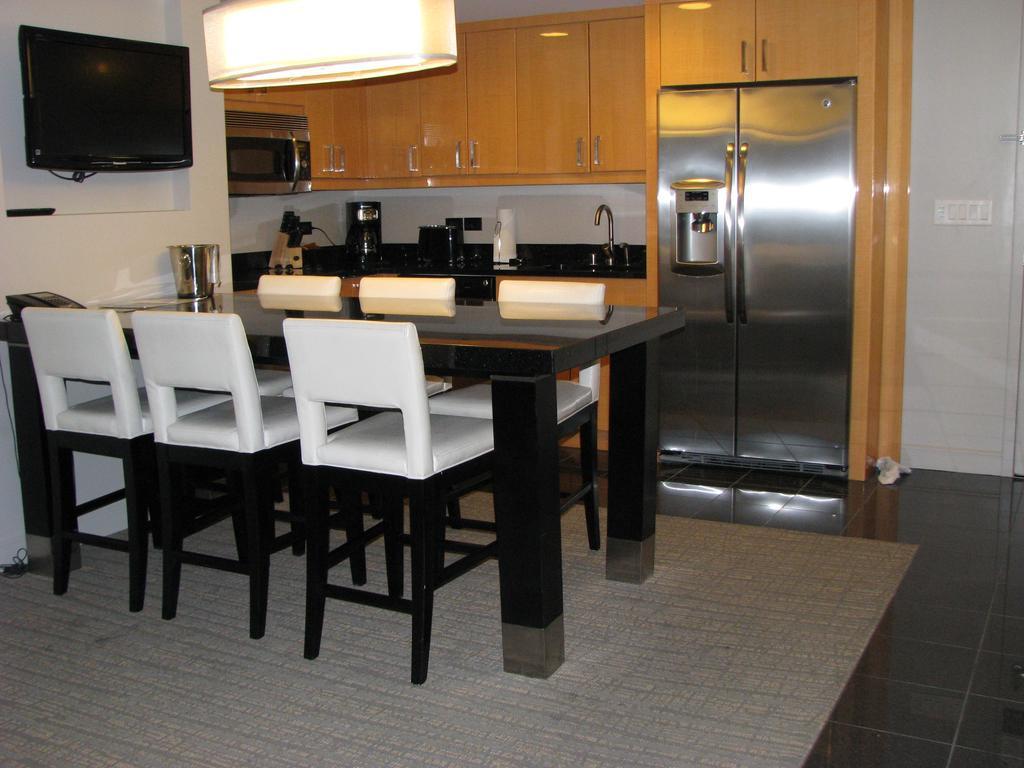 At Elara Vegas Strip-no Fees Las Vegas