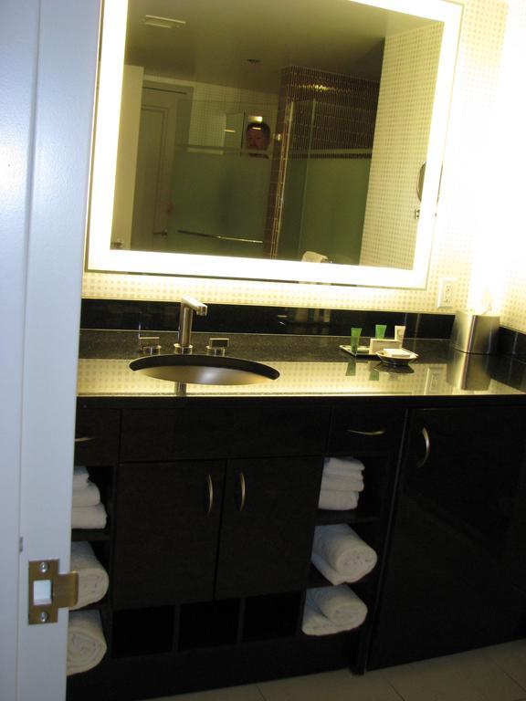Apartahotel At Elara Vegas Strip-no Fees Las Vegas