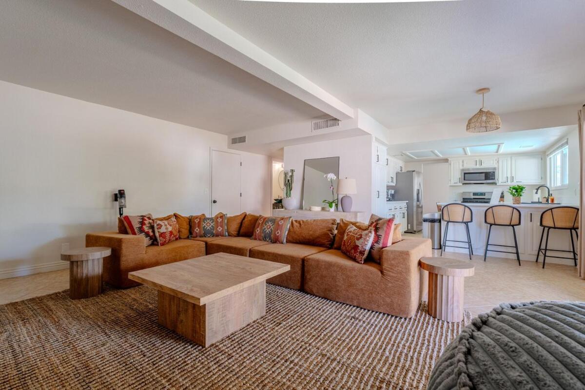 Spacious Lux Estate L 8 Mins To Strip Villa *