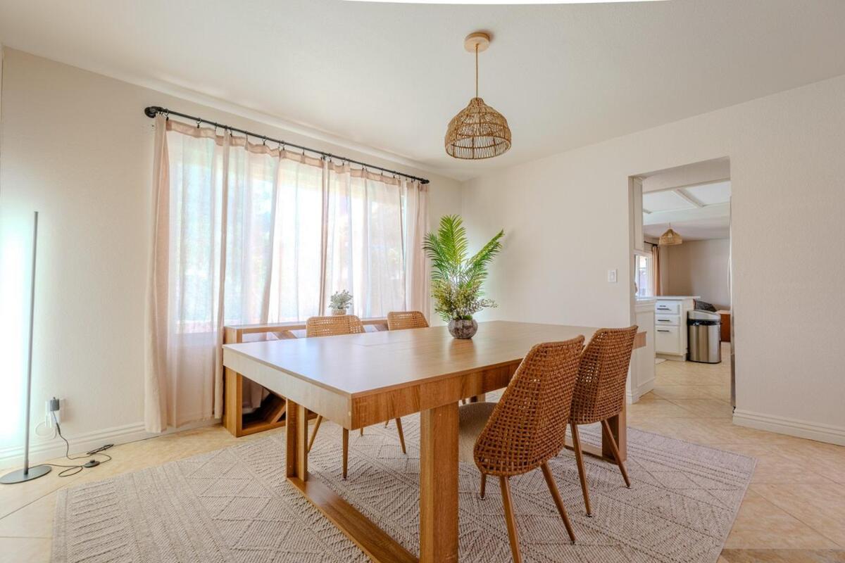 Spacious Lux Estate L 8 Mins To Strip Villa