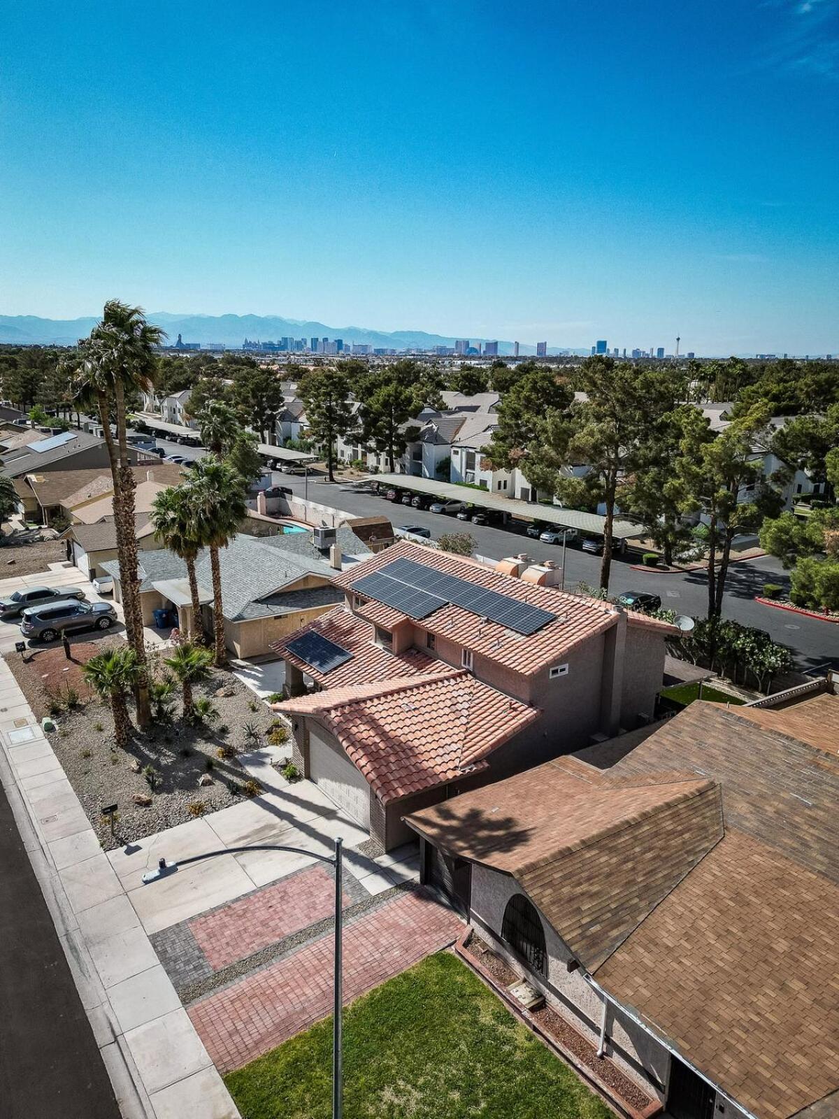 Spacious Lux Estate L 8 Mins To Strip Villa Las Vegas