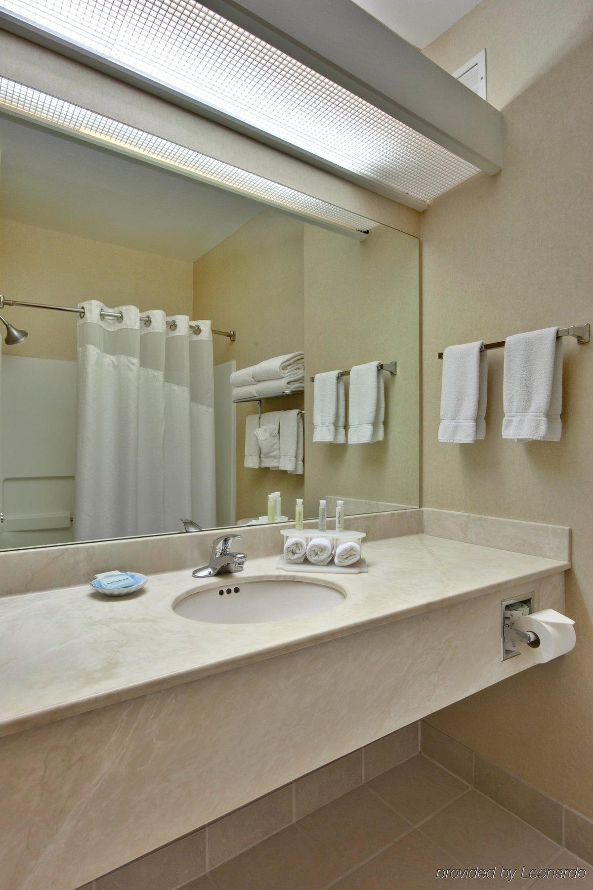 Hotel Express And - Henderson By Ihg