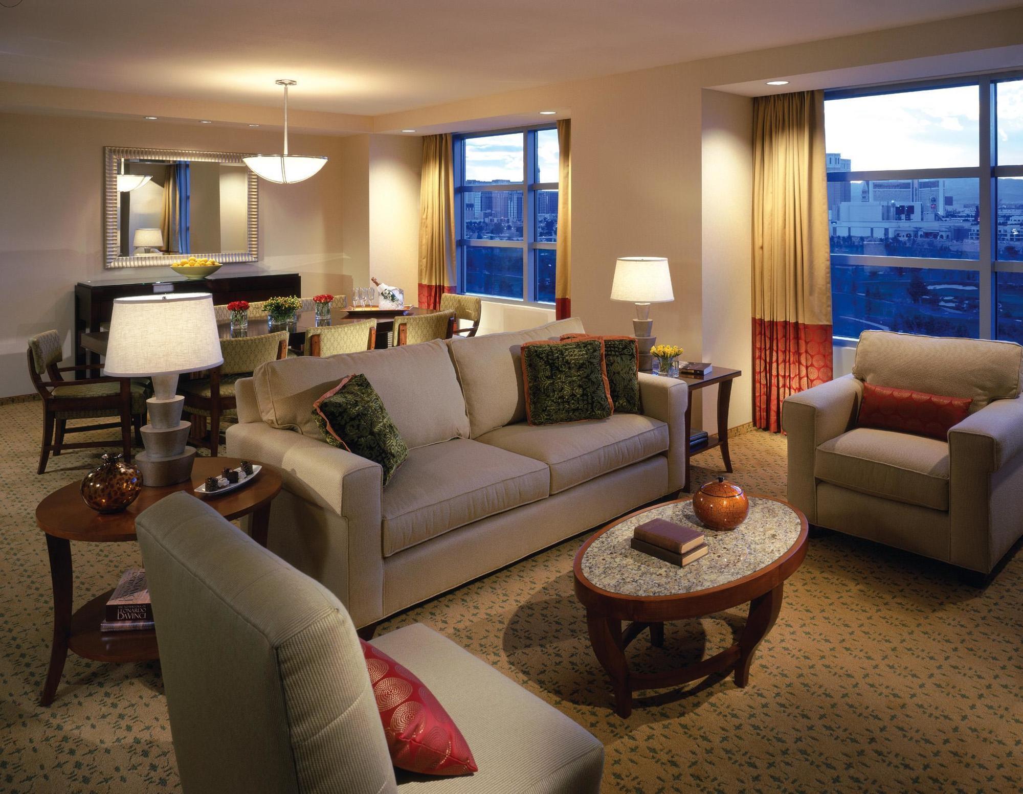 Renaissance Vegas 4*