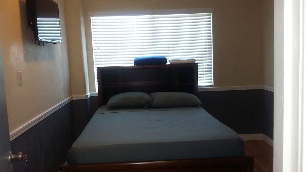 Travelers Hostal