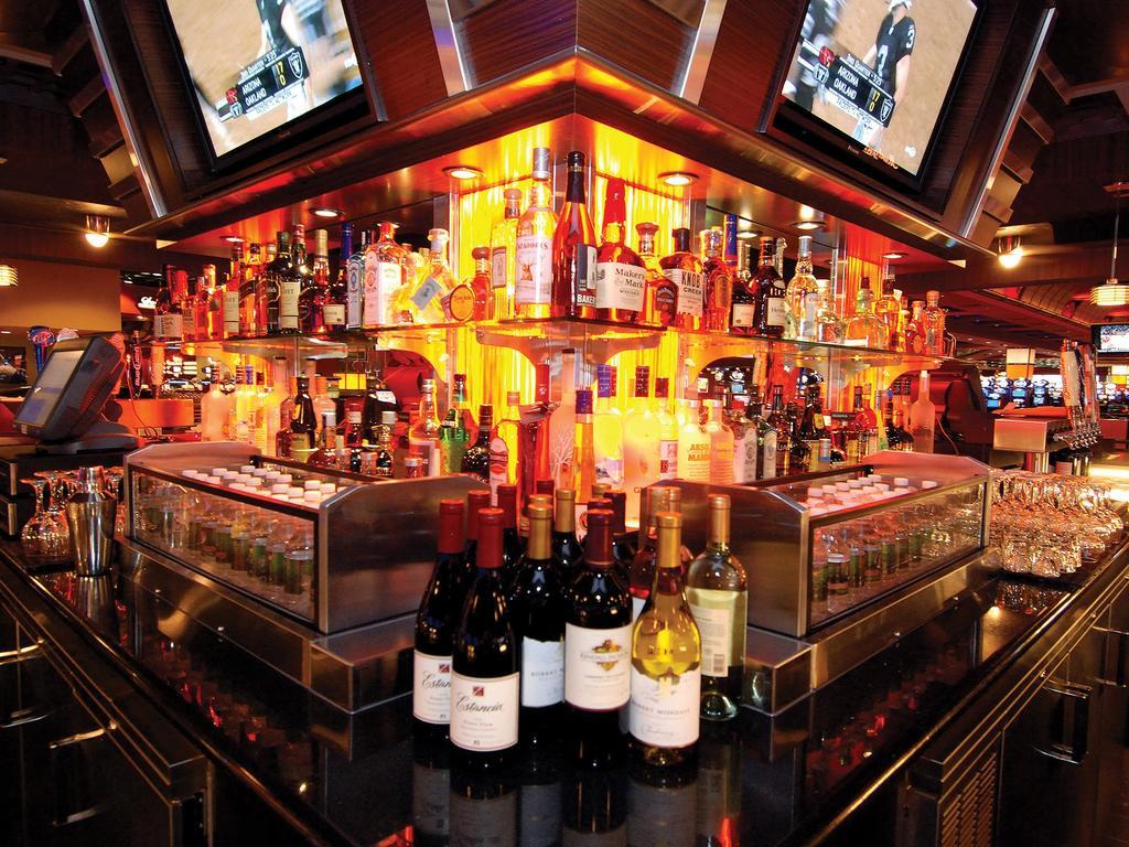 Eastside Cannery Casino 3*
