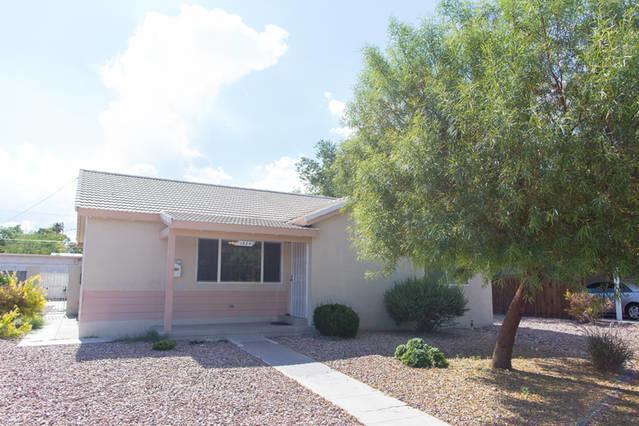 Adorable House Only A Few Miles From The Strip Сasa de vacaciones