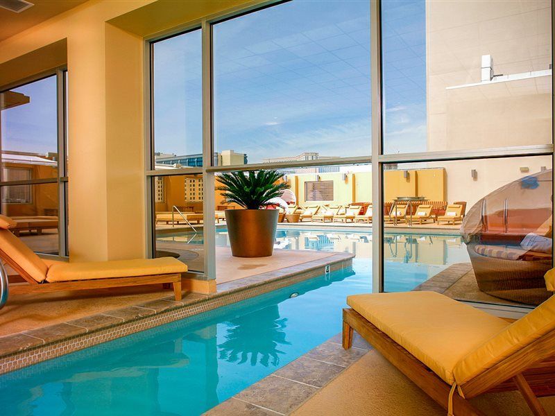 Hotel Platinum Y