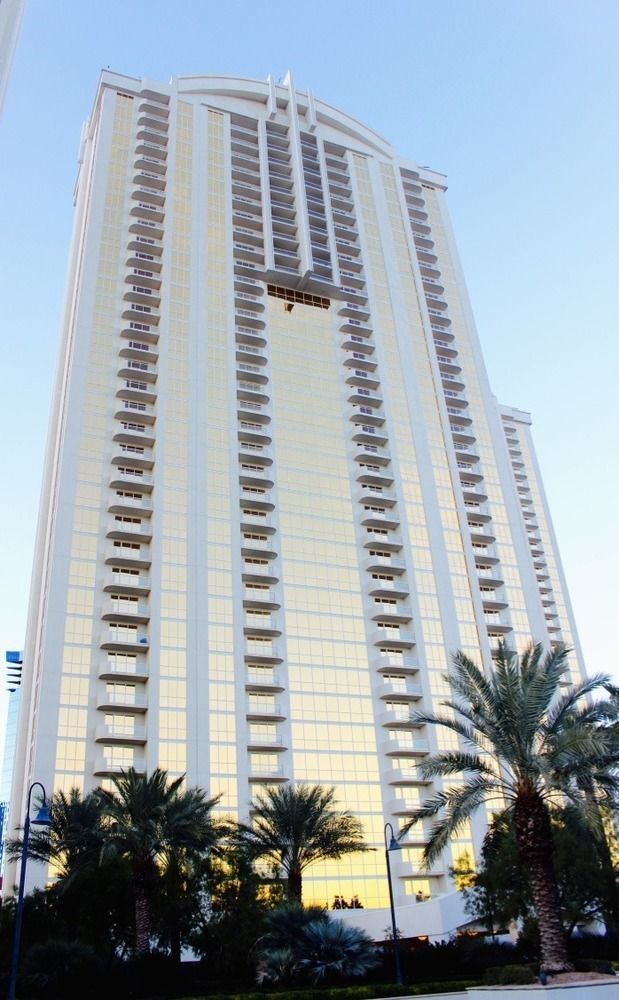 888 Deluxe Suite At Signature Condo Hotel