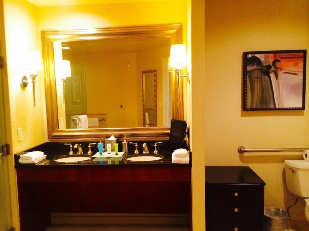 888 Deluxe Suite At Signature Condo Hotel