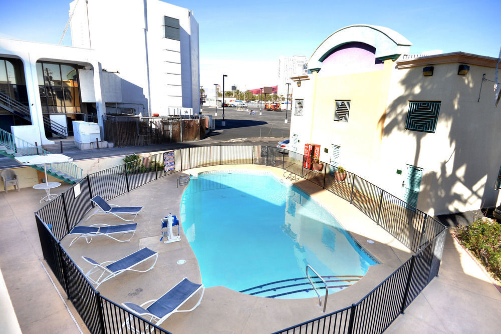 Siegel Select Lv Strip-convention Center 2*