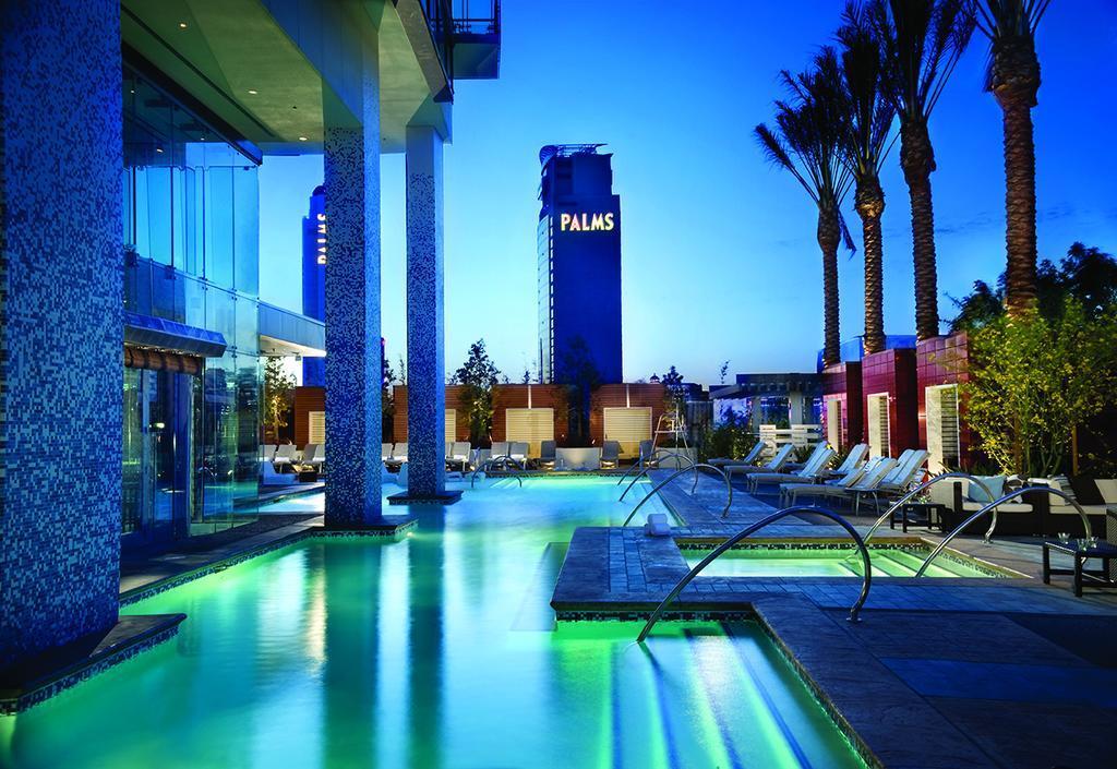Luxury At Palms Place Apartahotel
