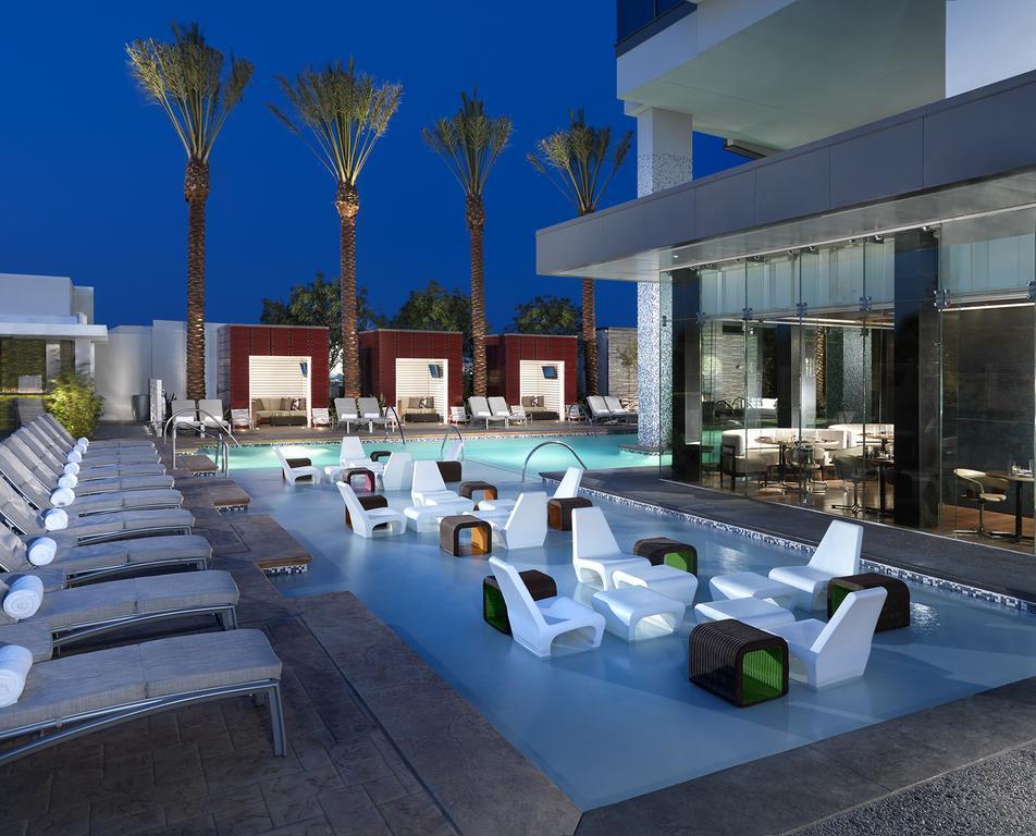 Luxury At Palms Place 4*
