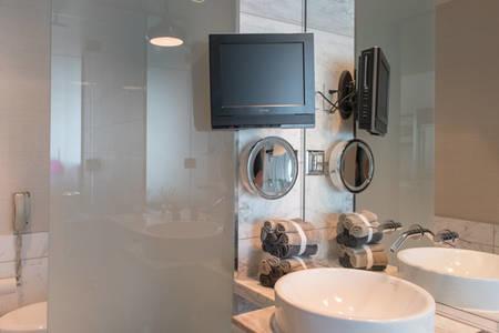 Luxury At Palms Place