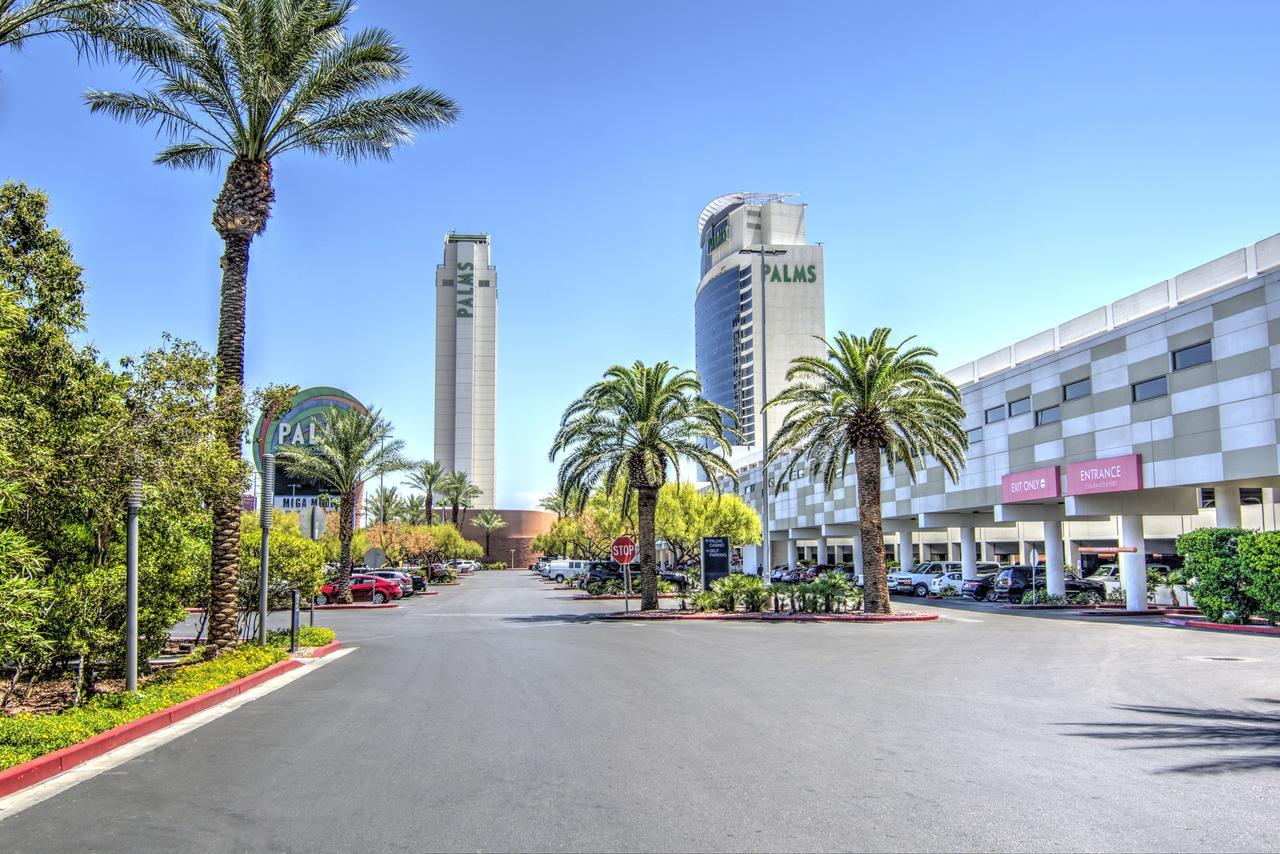 Luxury At Palms Place 4*