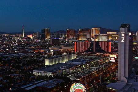 Luxury At Palms Place 4*